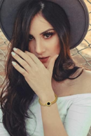 18k Gold Plated Wide Link Chain Bracelet with Natural Round White Shell Inlay – Stainless Steel Jewelry